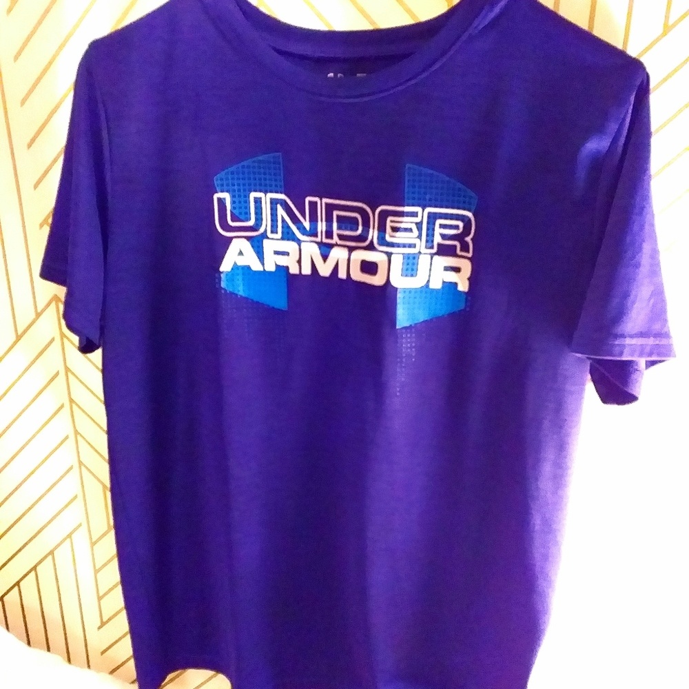 Boys Under Armour short sleeve shirt, sz XL